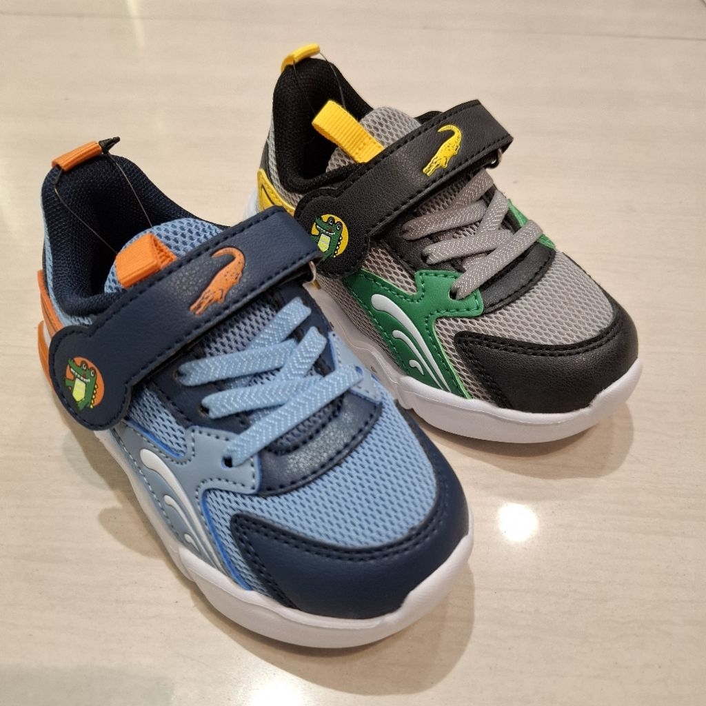 CROCODILE KIDS Sepatu sneakers anak laki-laki ada lampu size dari 25-32