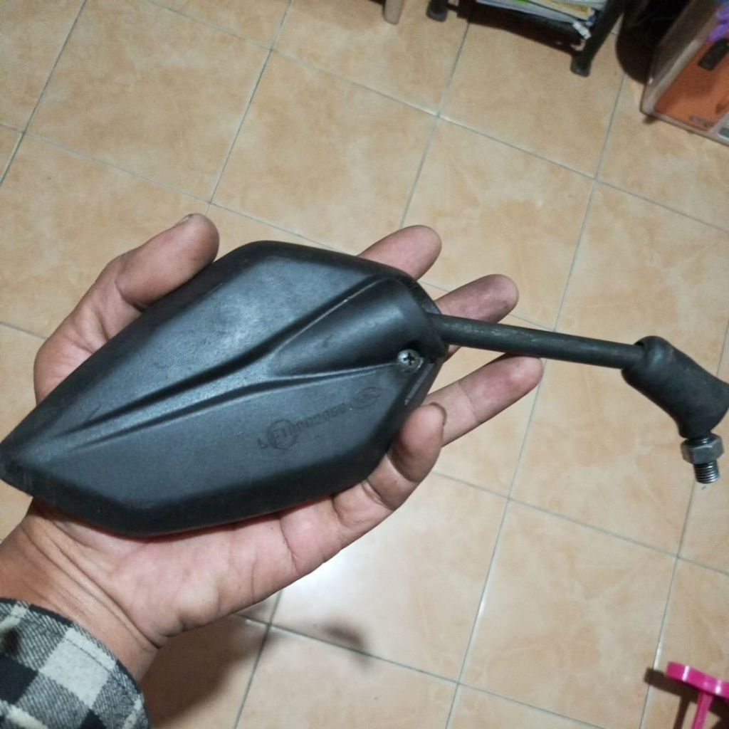 SPION kanan MOTOR YAMAHA NMAX AEROX original bekas copotan