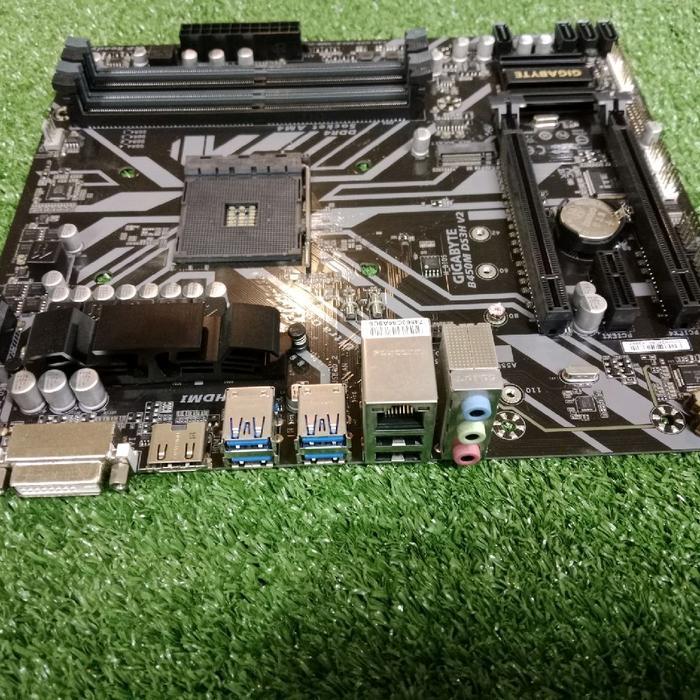 Mobo Gigabyte B450M 4 Slot Ram Ryzen 5 5500