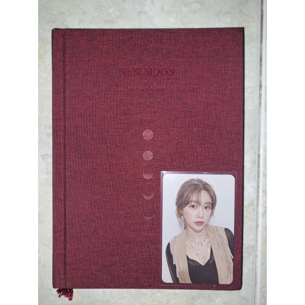 SALE ALBUM OFFICIAL AOA NEW MOON ALBUM ONLY (+poster) PHOTOCARD YUNA [BACA DESKRIPSI]