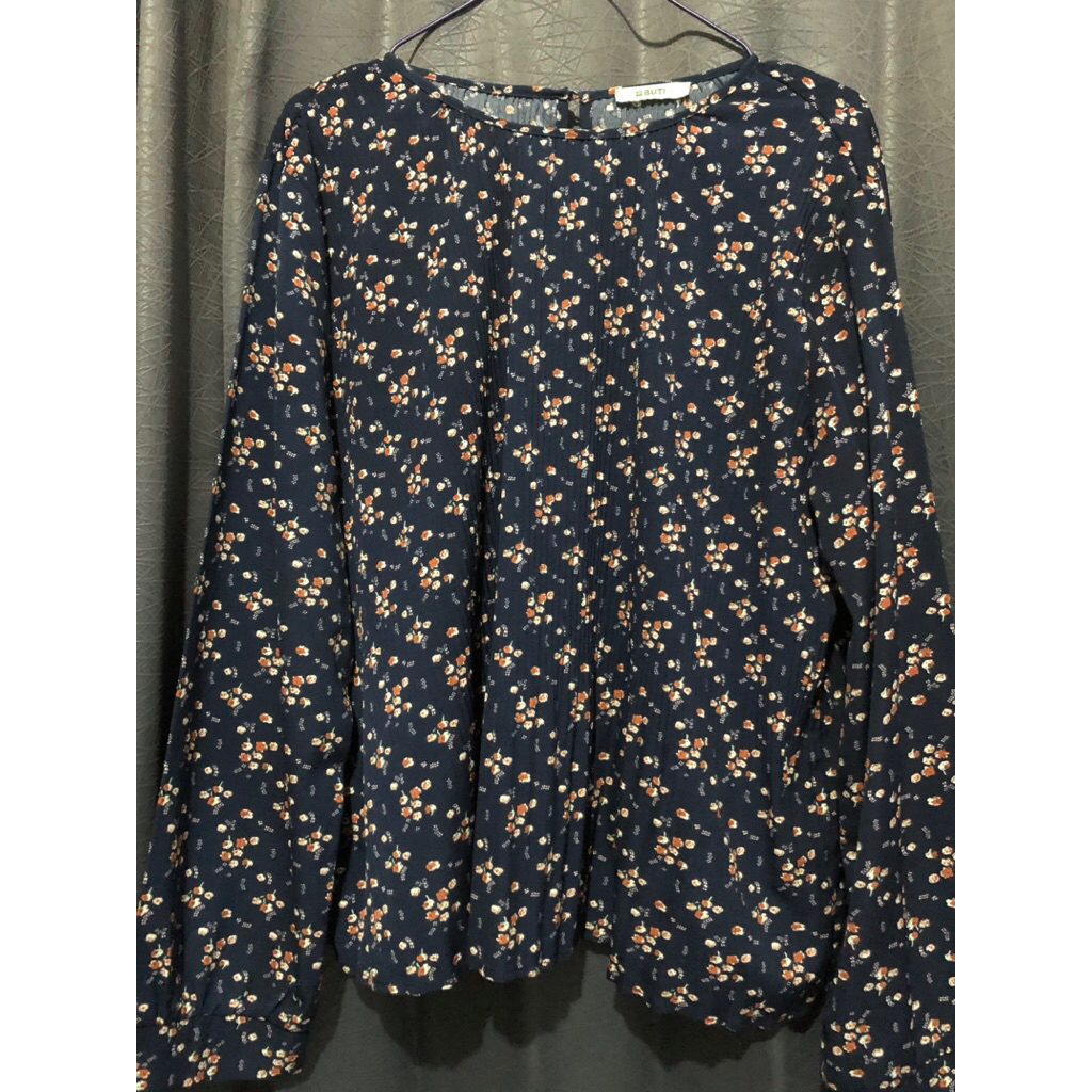 Prelove Baju Blouse merk Buti