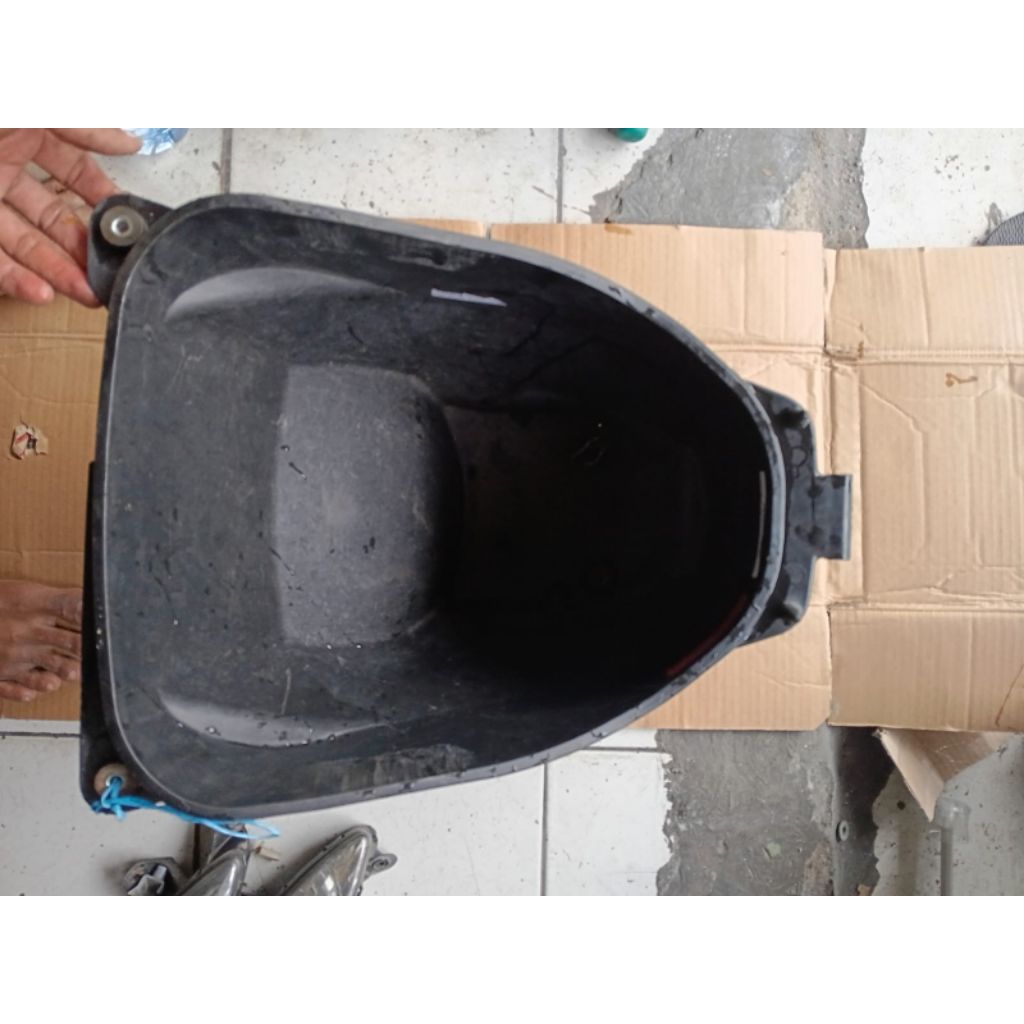 Box Bagasi Honda Supra X 125 Helm In Original Copotan