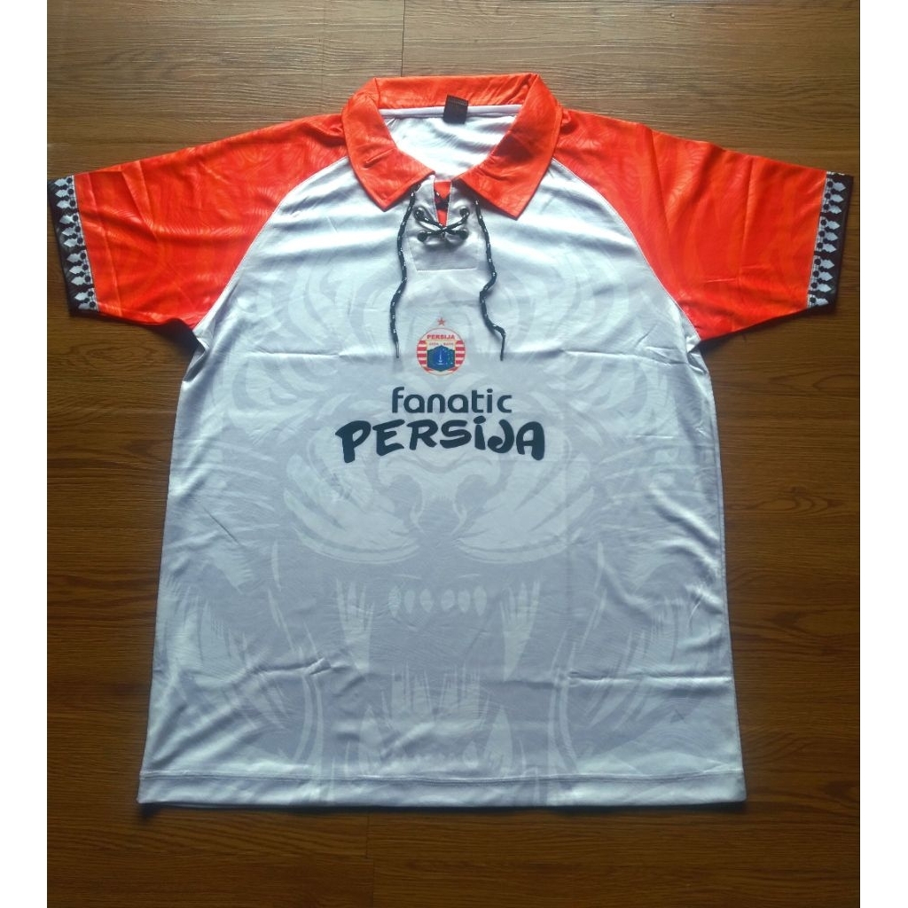 jersey fantasi persija warna putih