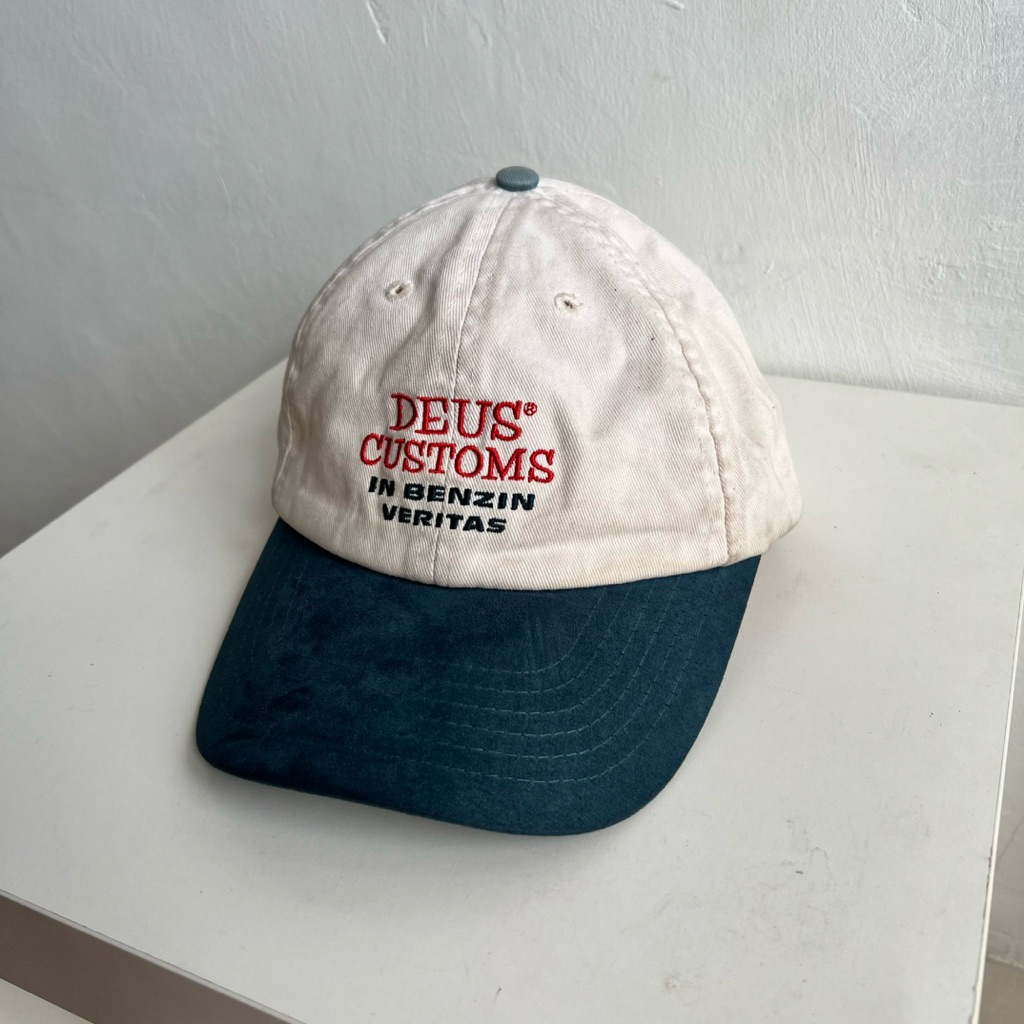 Topi Deus Ex Machina Original