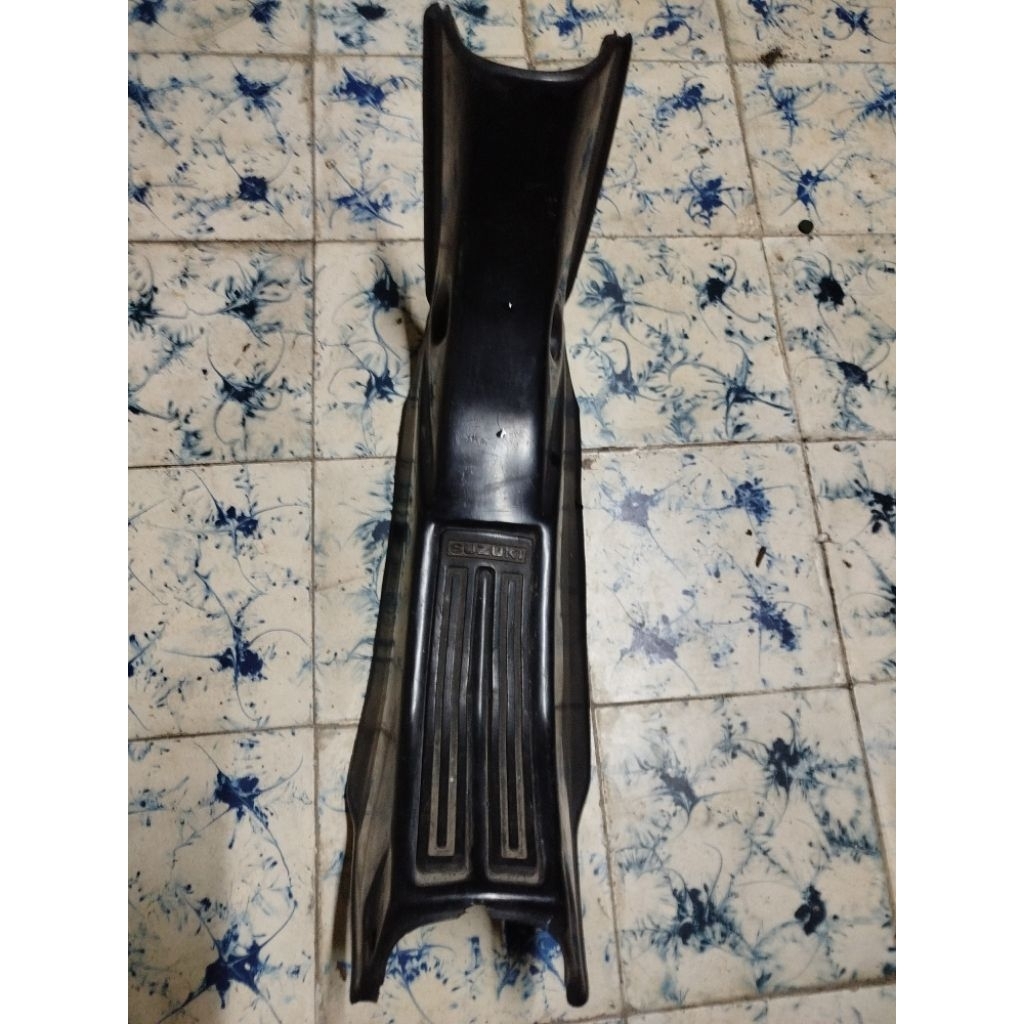 Lenghsil Lengsil Tengah Cover Body Tengah Sayap Tengah Original Copotan Suzuki Rc 80 Rc 100 Bravo Wa