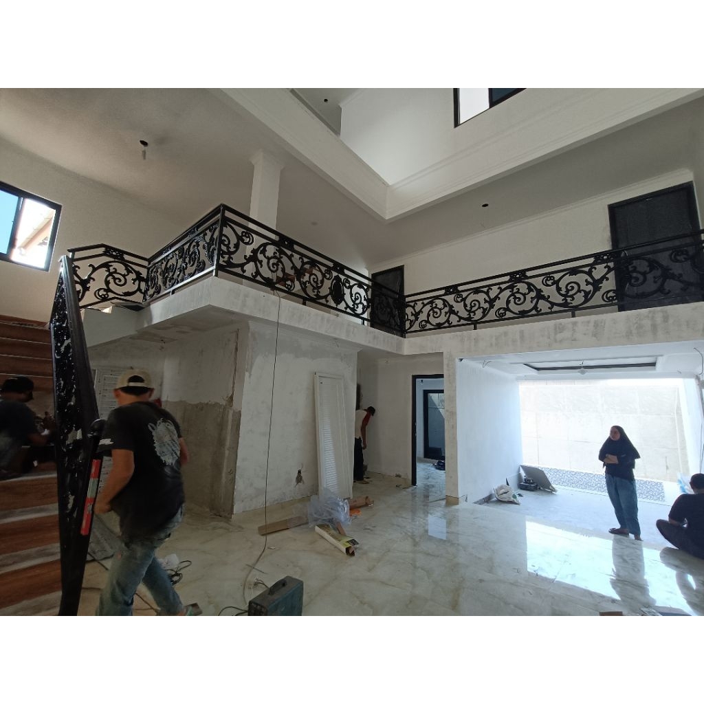 RAILING TANGGA BESI TEMPA KLASIK