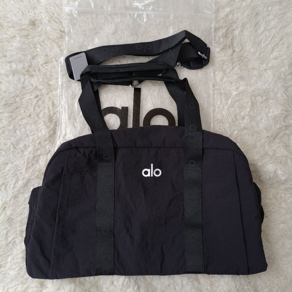Alo yoga duffle bag black tas minggat parasut