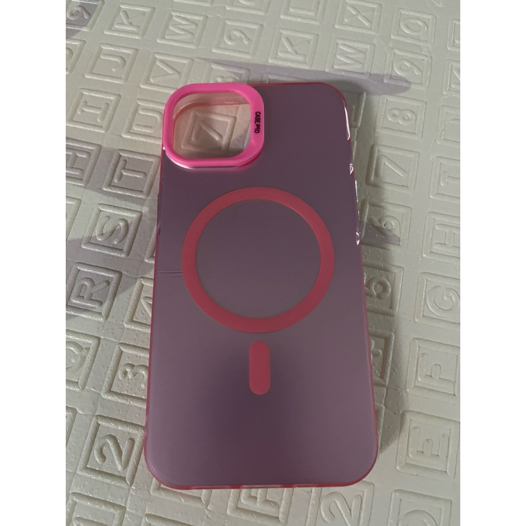 Preloved. PINK CASE IPHONE 13