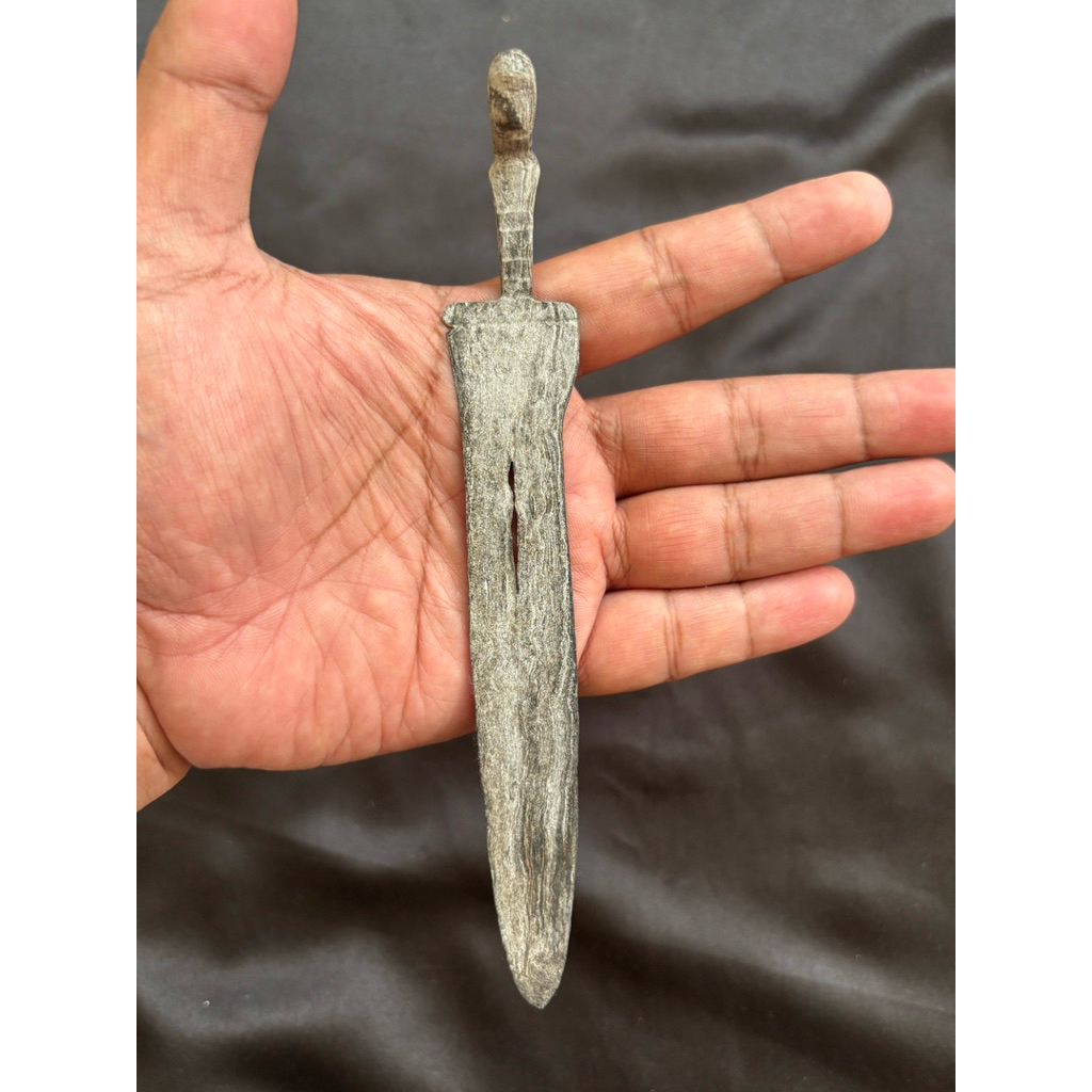 Ageman Keris Putut Sajen Pamengkang Jagad Pamor Merambut Tangguh Mojopait Sepuh