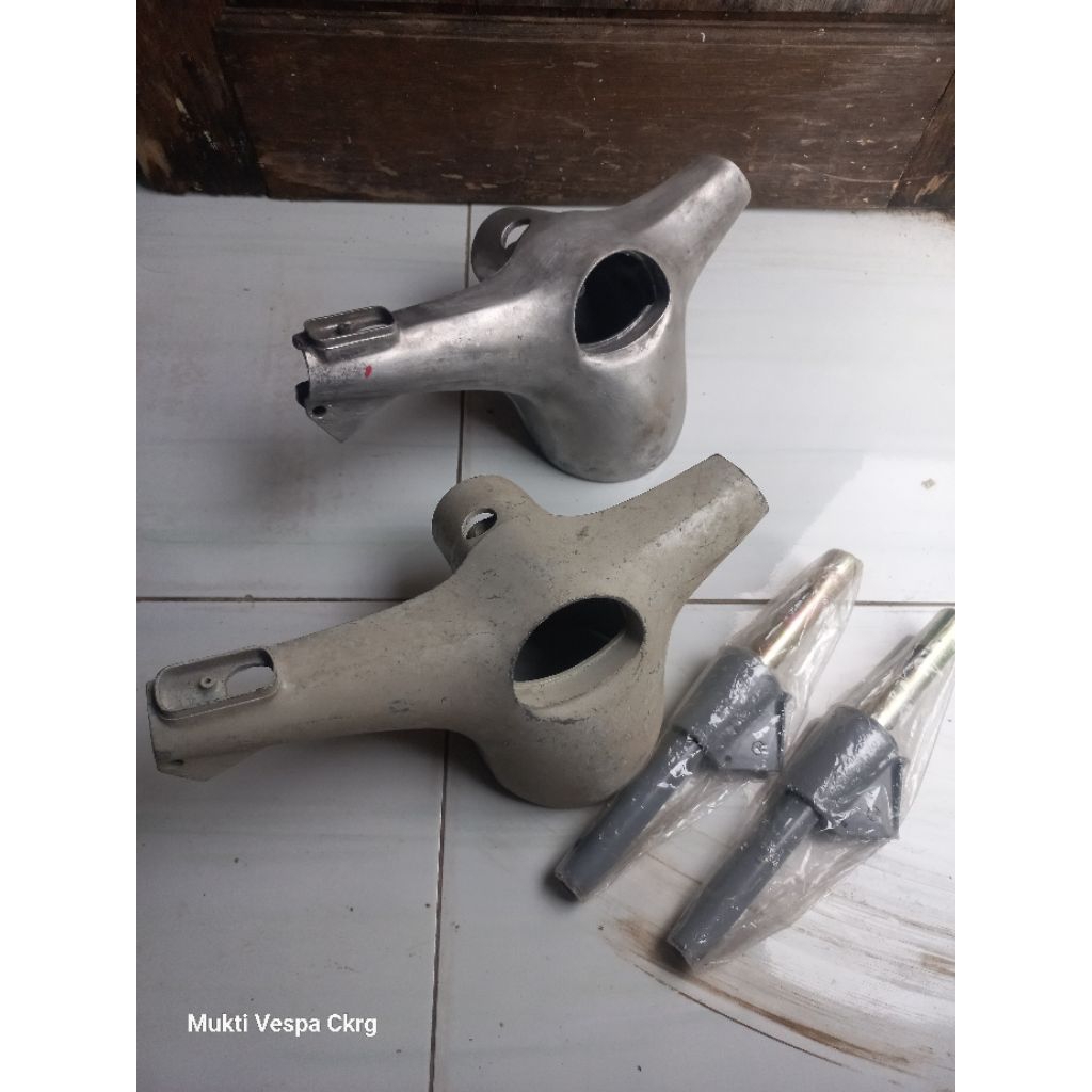 Stang Vespa Super Original 2pcs (free stick kiri ori NOS)
