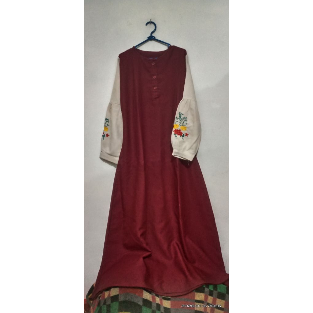 PL gamis merah putih