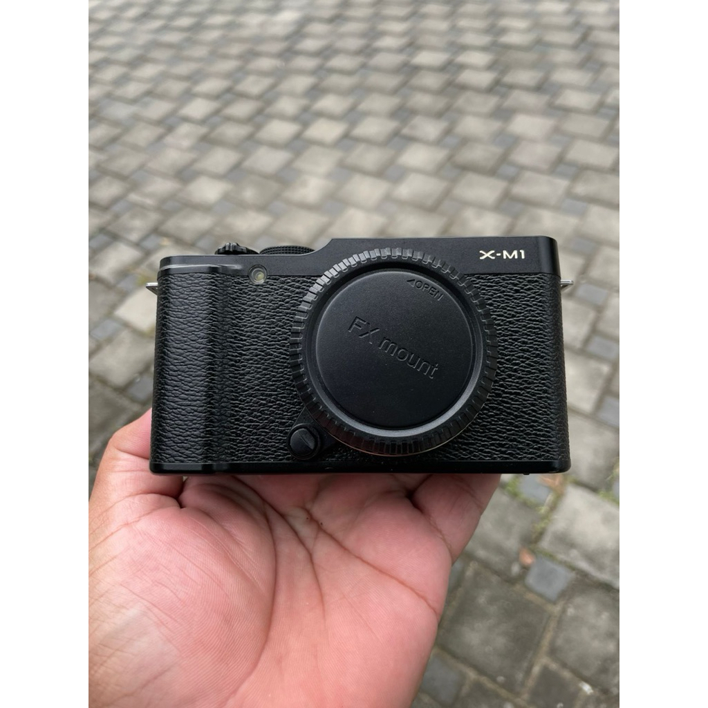 Fujifilm Xm1 Body Only Kamera siap kerja BUKAN XT 100 ATAU XPRO 1