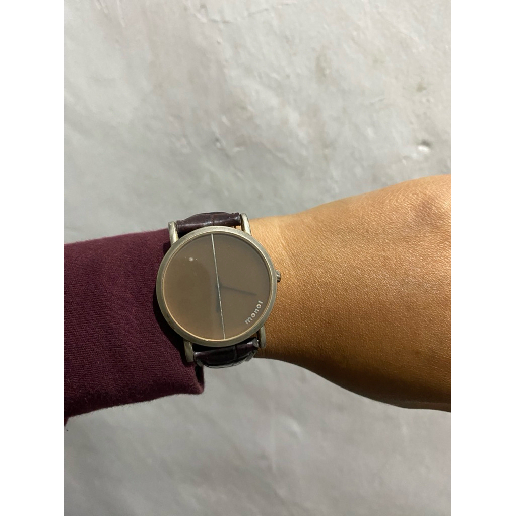 jam tangan monol