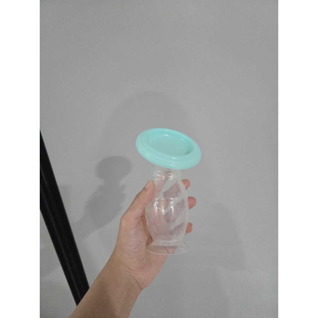 Preloved Mooimom Silicon Breast Pump