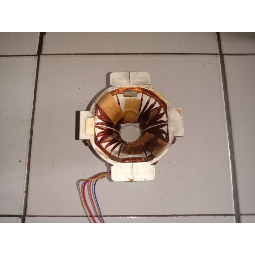 konde yoke tv LG 21 inch layar datar plat