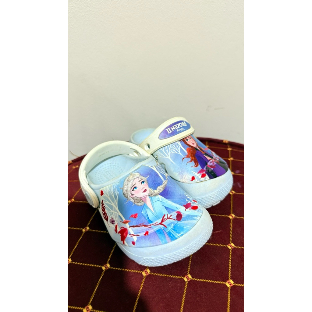 crocs original preloved