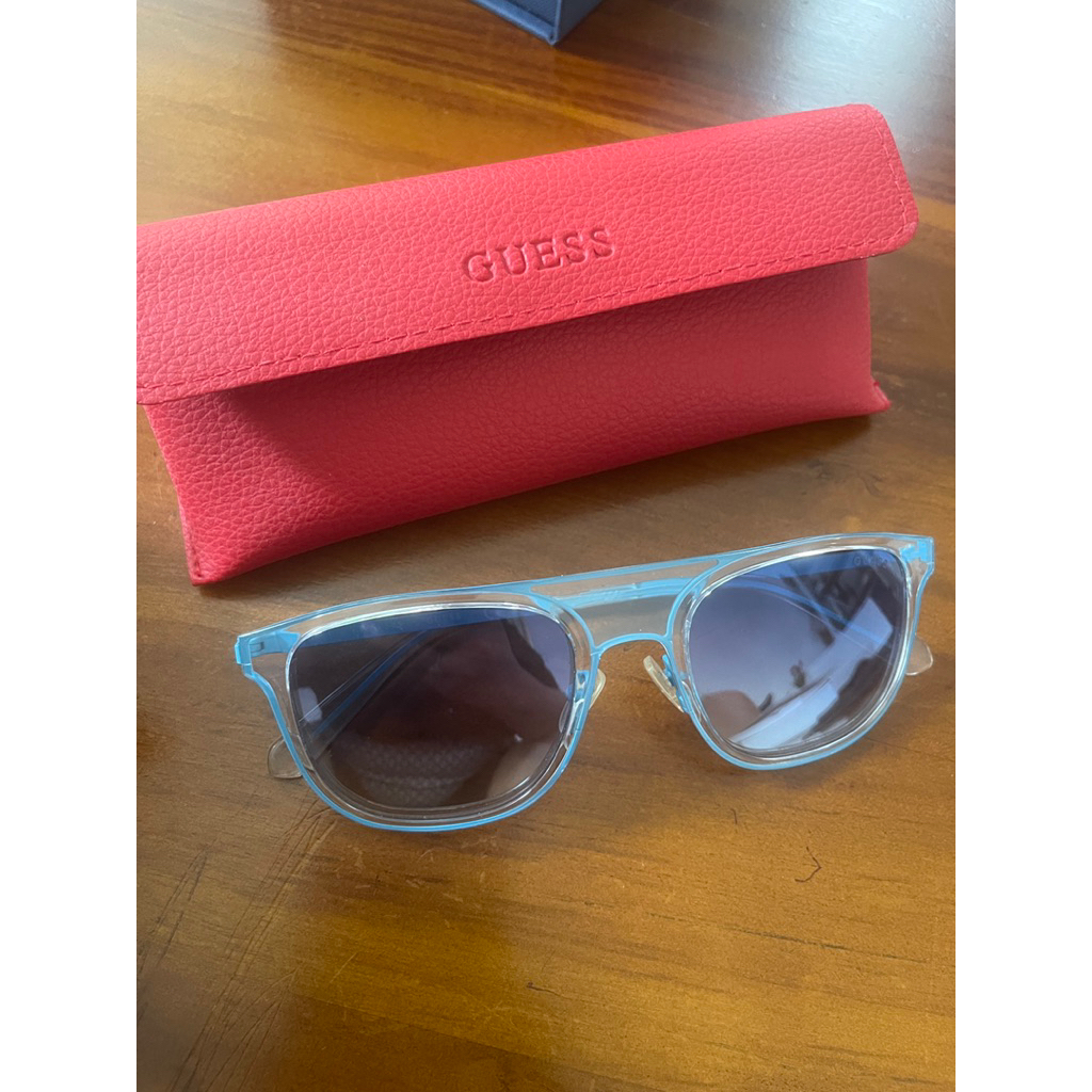 Kacamata Fashion Guess