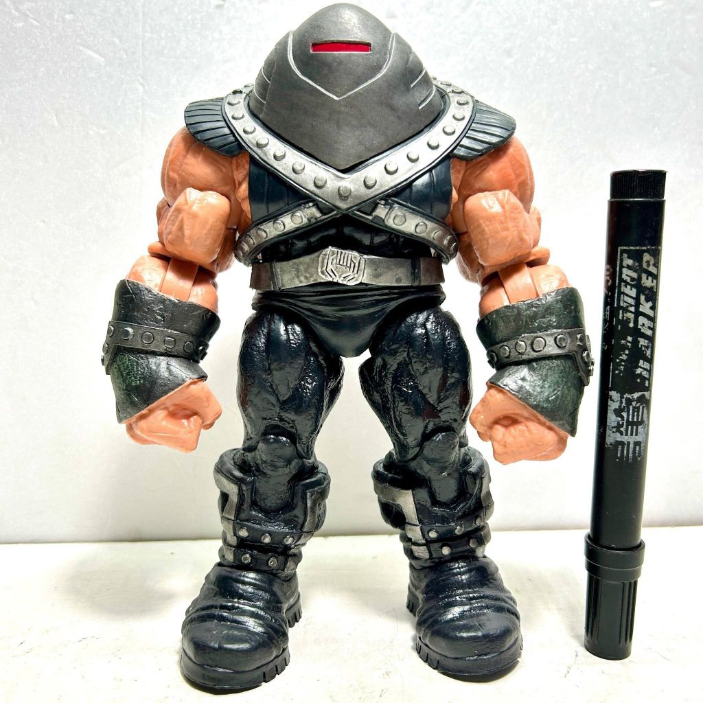 mainan action figure grey Juggernaut dari Marvel Legends.Karakter: Juggernaut (Cain Marko).detail ba