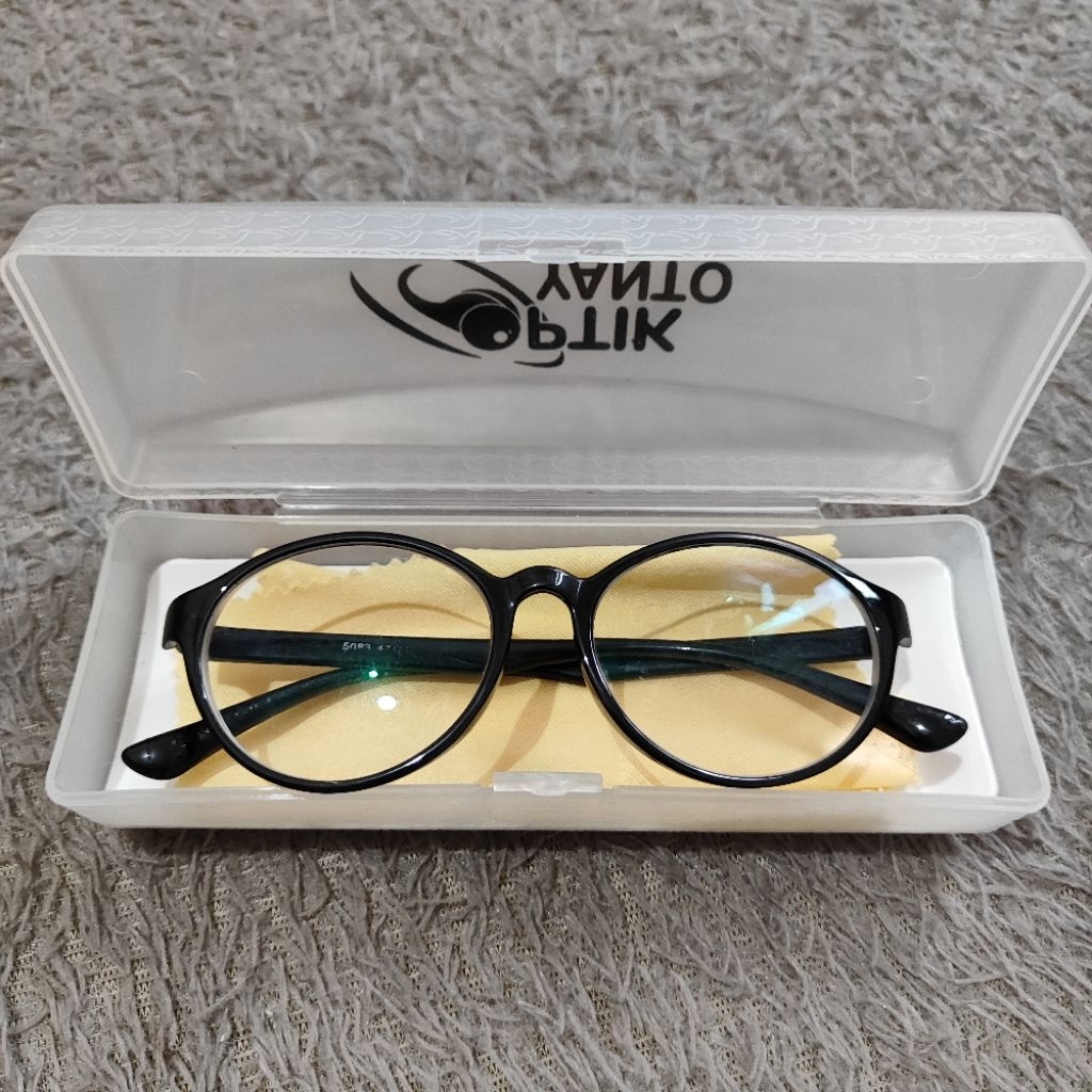 kaca mata bulat