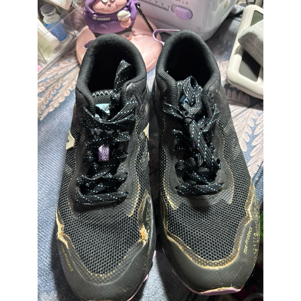 New Balance woman running shoes preloved