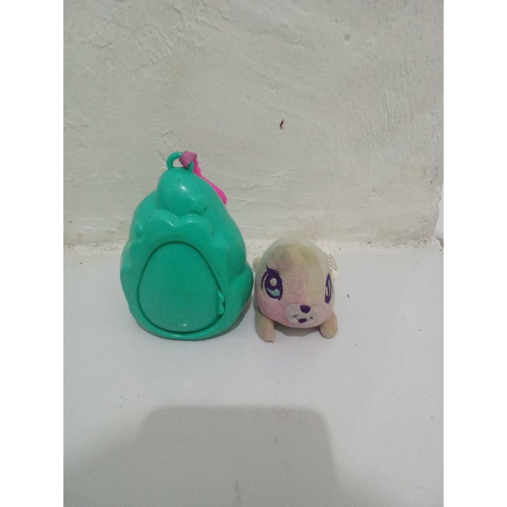 mainan figure pearly pods