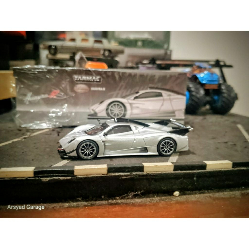 Diecast Tarmac Pagani Huayra R Satin Silver