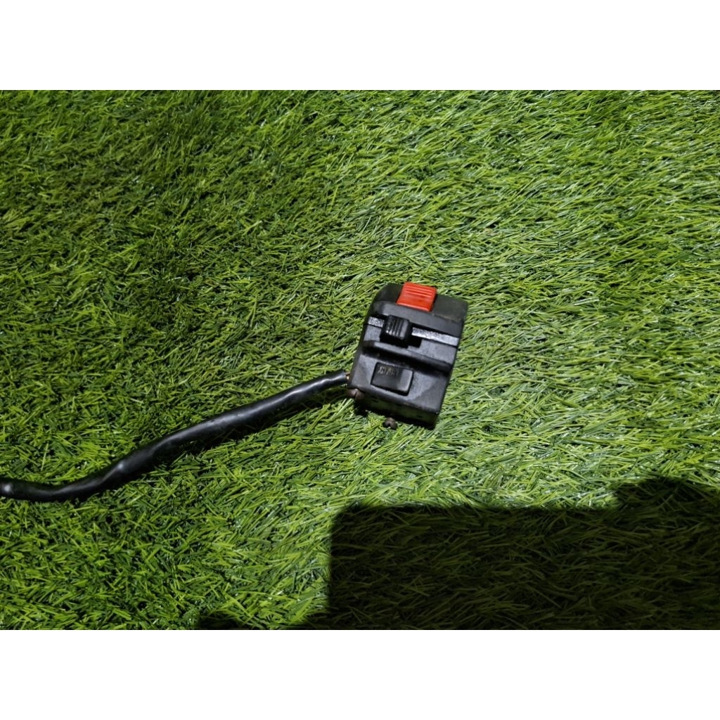 holder saklar kanan suzuki rc sprinter original