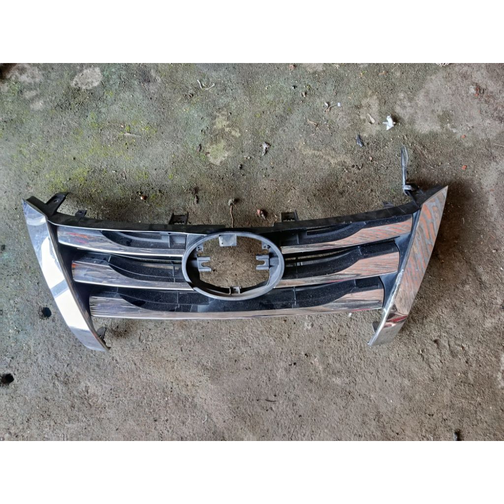 Grill Grille Gril Toyota Fortuner VRZ 2016 2017 2018 Original
