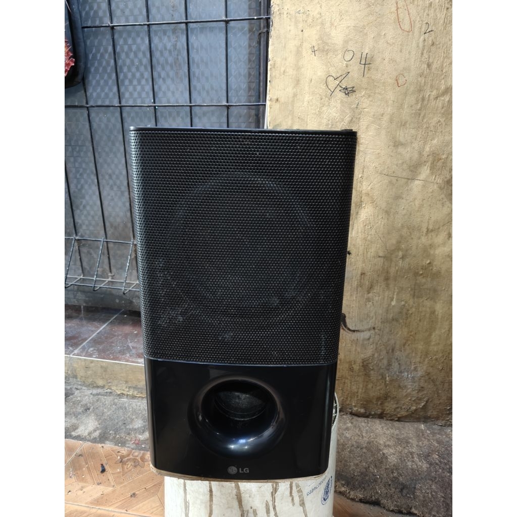 speaker subwoofer LG HT806PM