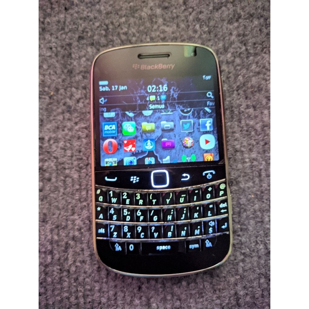 Blackberry bold 9900