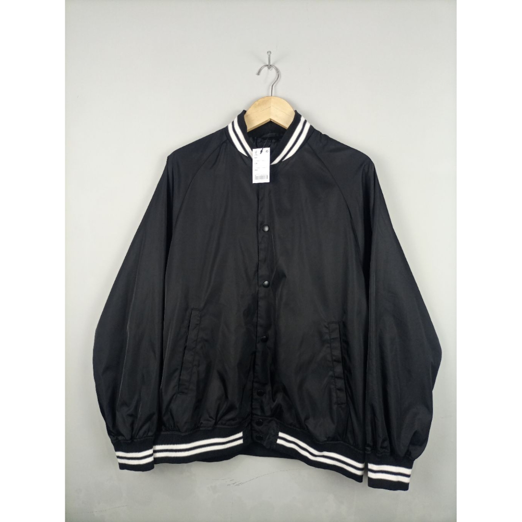 Jaket GU Varsity_Varsity Global Uniqlo Original_Hitam_Like New_Size Masuk XL Fit XXL