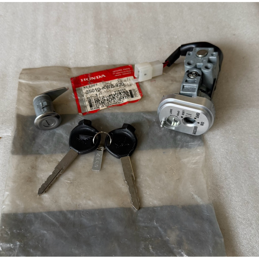 Key Set Kunci Kontak Set Jok Blade110 Revo Absolute Ori AHM 35010KWB920