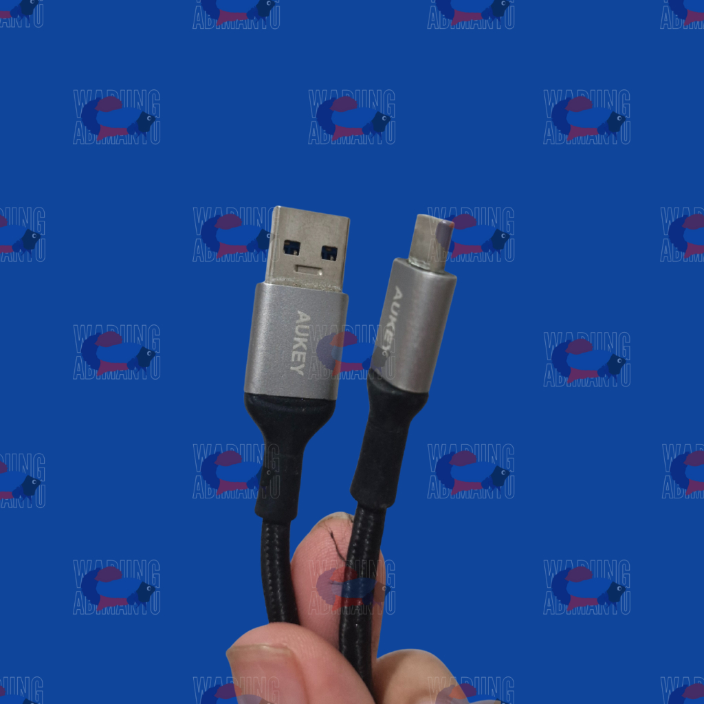 AUKEY Kabel Charger USB A To C Fast Charging Braided Nylon (Bekas/Second/Preloved)