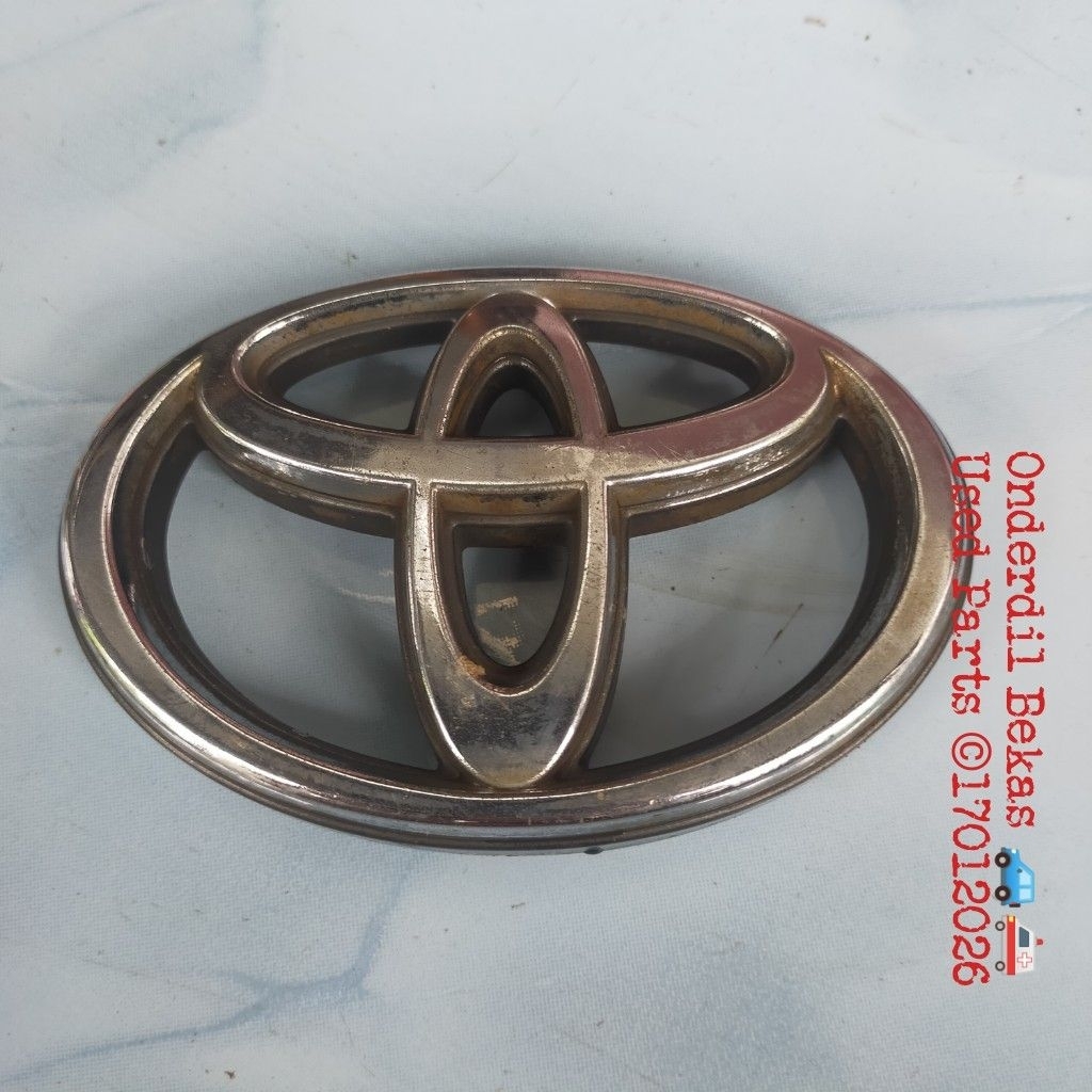 emblem badge grill Toyota kijang grand extra 1995