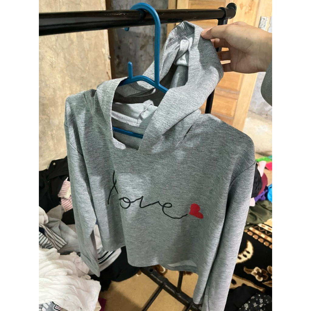 Preloved hoodie crop wanita