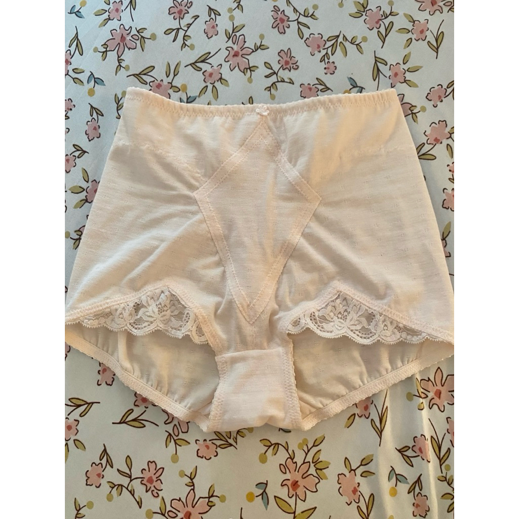 celana korset wacoal baby pink lace panties