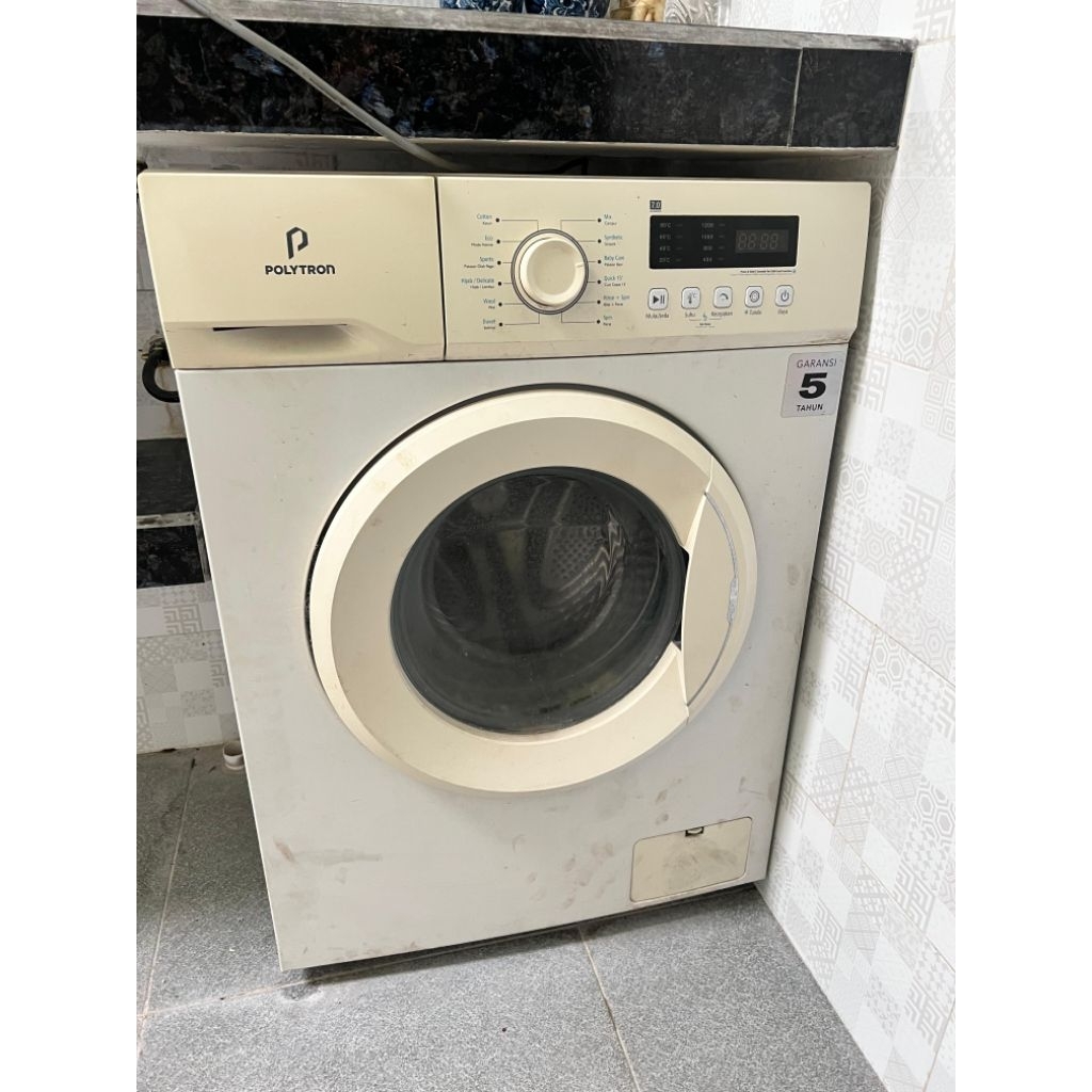 Mesin cuci Polytron front loading