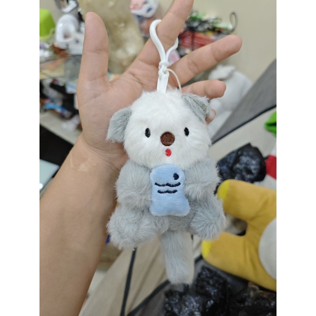 Miniso Gantungan Boneka Otter Keychain Plushie