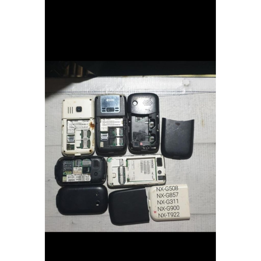 HP Nexian rusak2 stok ada 5 unit second tipe NX-G508 NX-G857 
NX-G311 
NX-G900 
NX-T922