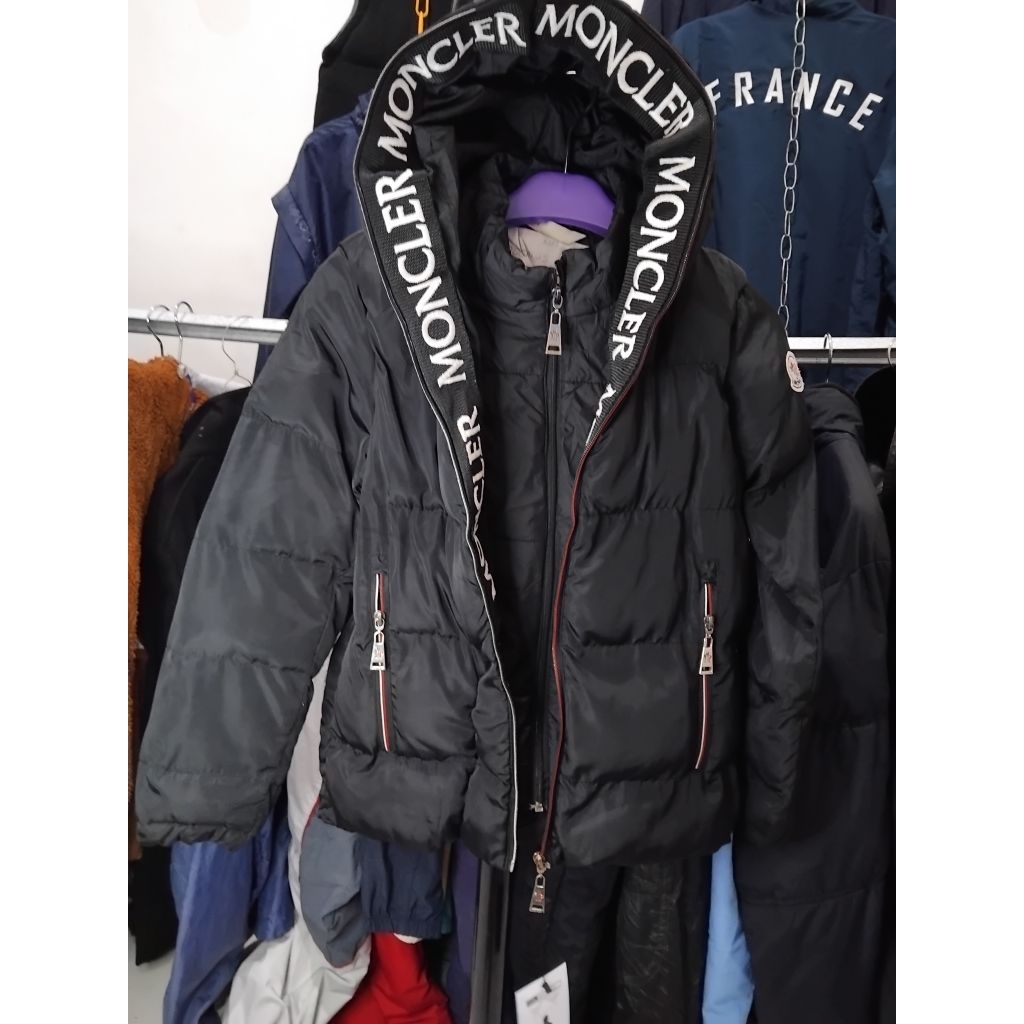 Jaket bulang Moncler