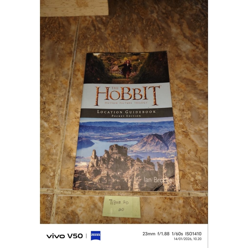 Buku The Hobbit Motion Picture Trilogy - Location guide book Pocket Edition - Ian Brodie