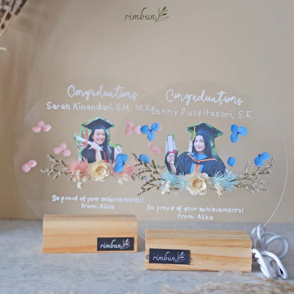 Yumi | Kado Hari Valentine Day - Dried Flowers Wooden LED Acrylic - Custom Tulisan di Akrilik - Hadi