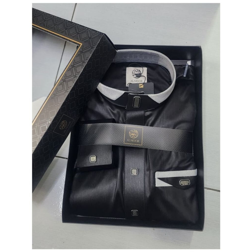Jubah Dewasa Al Noor Umair Hitam Manset, Gamis Pria Lengan Panjang Manset Polyester