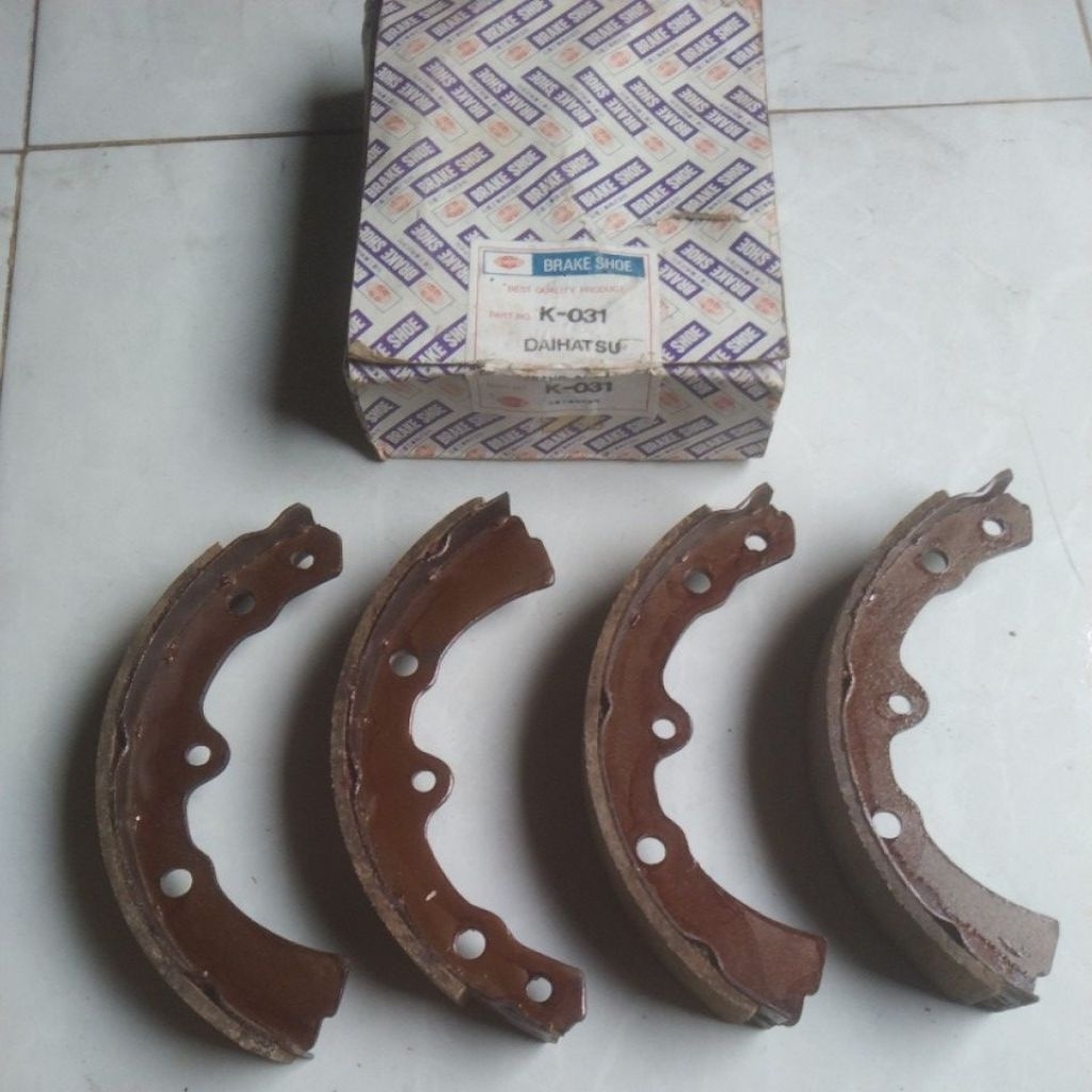 BRAKE SHOE KAMPAS REM DEPAN DAIHATSU ZEBRA S88 ZEBRA S89 K-031 ORIGINAL JAPAN