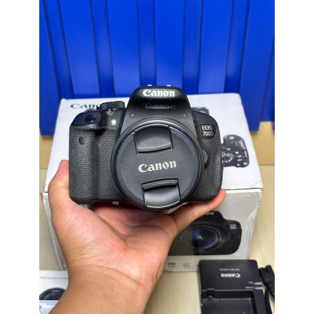 Kamera Canon 700d Lensa Kit 18-55 IS Mulus Fullset Box Nominus