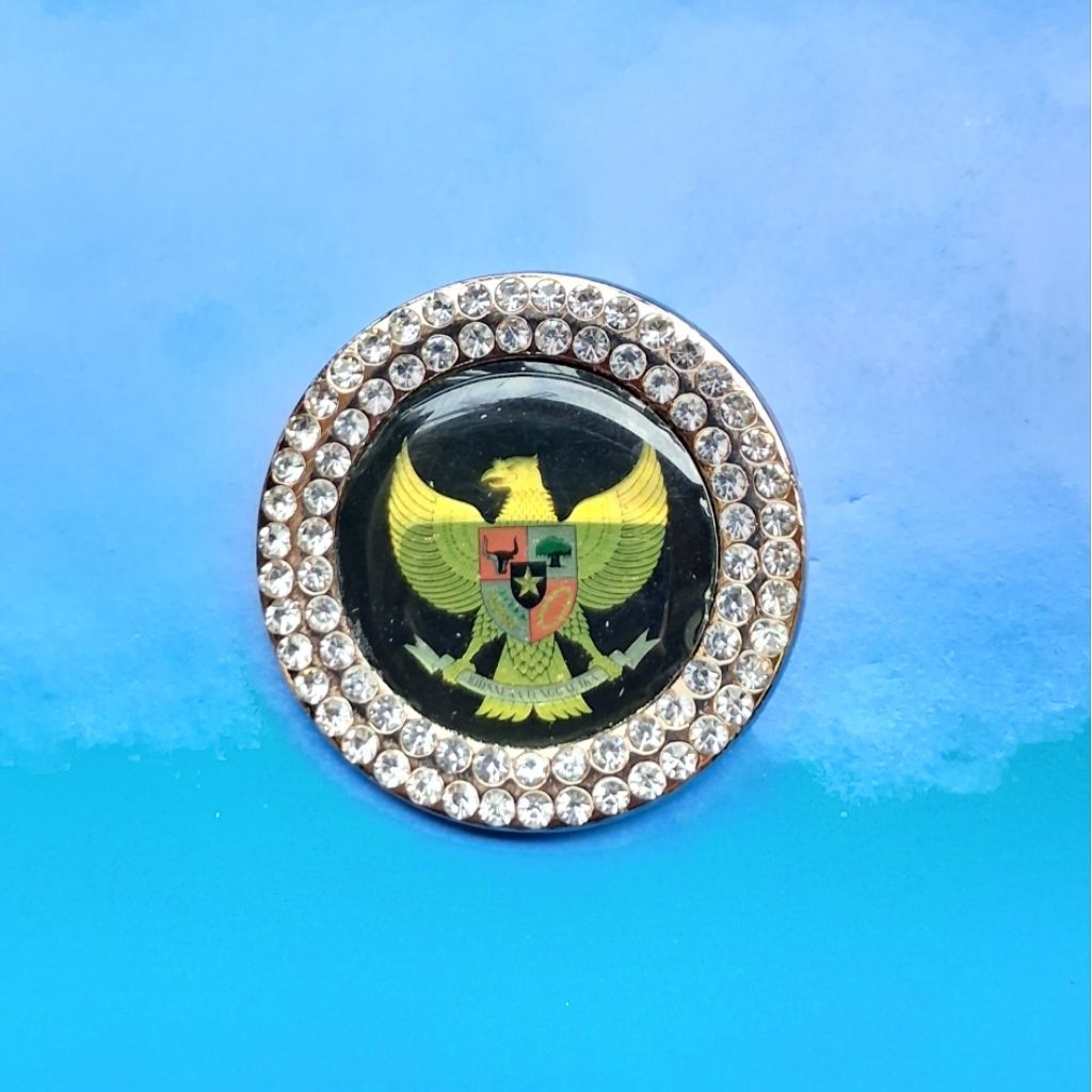 PIN GARUDA HITAM MODEL BULAT TABURAN BERLIAN