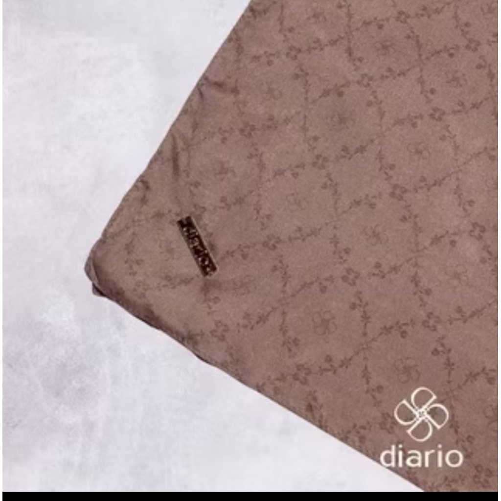 Like New Hijab Segi Empat Voal Ileana by DIARIO