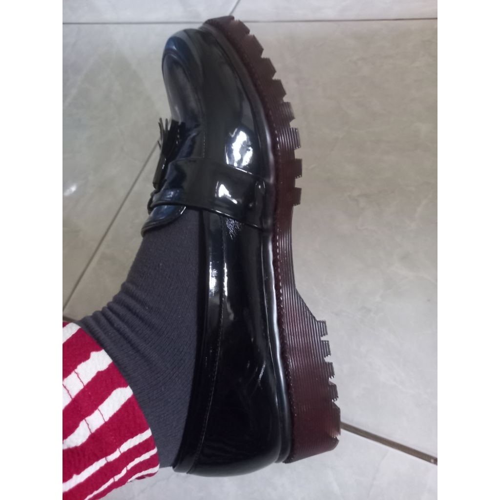 preloved (second) sepatu docmart wanita brand proudly