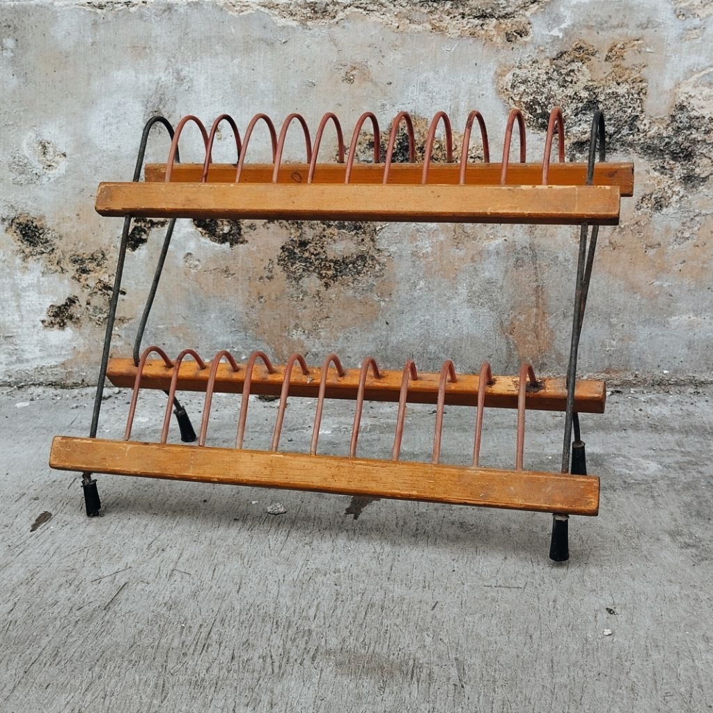 rak kaset pita jadul vintage