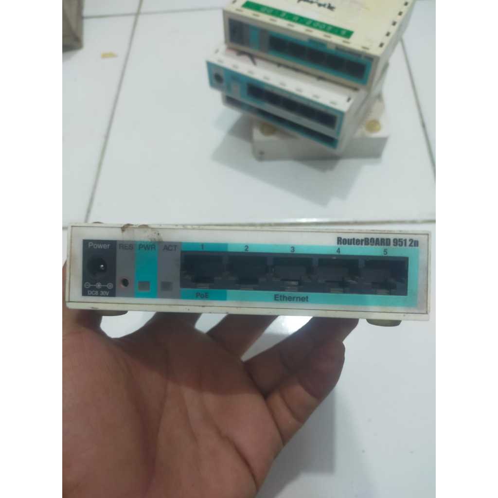 Mikrotik RB951-2n Rusak Berat